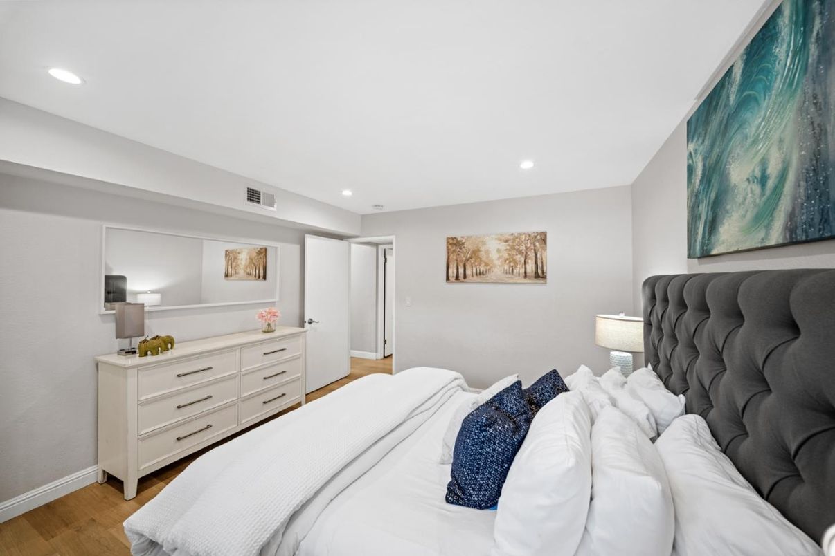 Bedroom, Interior, Recessed Lighting, Wood Texture Flooring