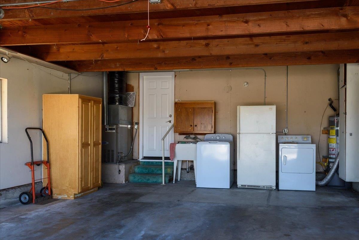 Interior, Washer, Wooden Beams