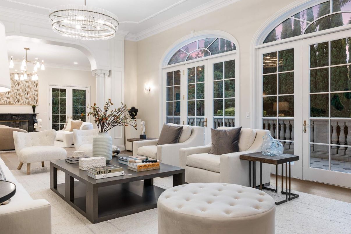 Chandelier, Fireplace, Interior, Living room, Pendant Lights, Recessed Lighting, Wood Texture Flooring