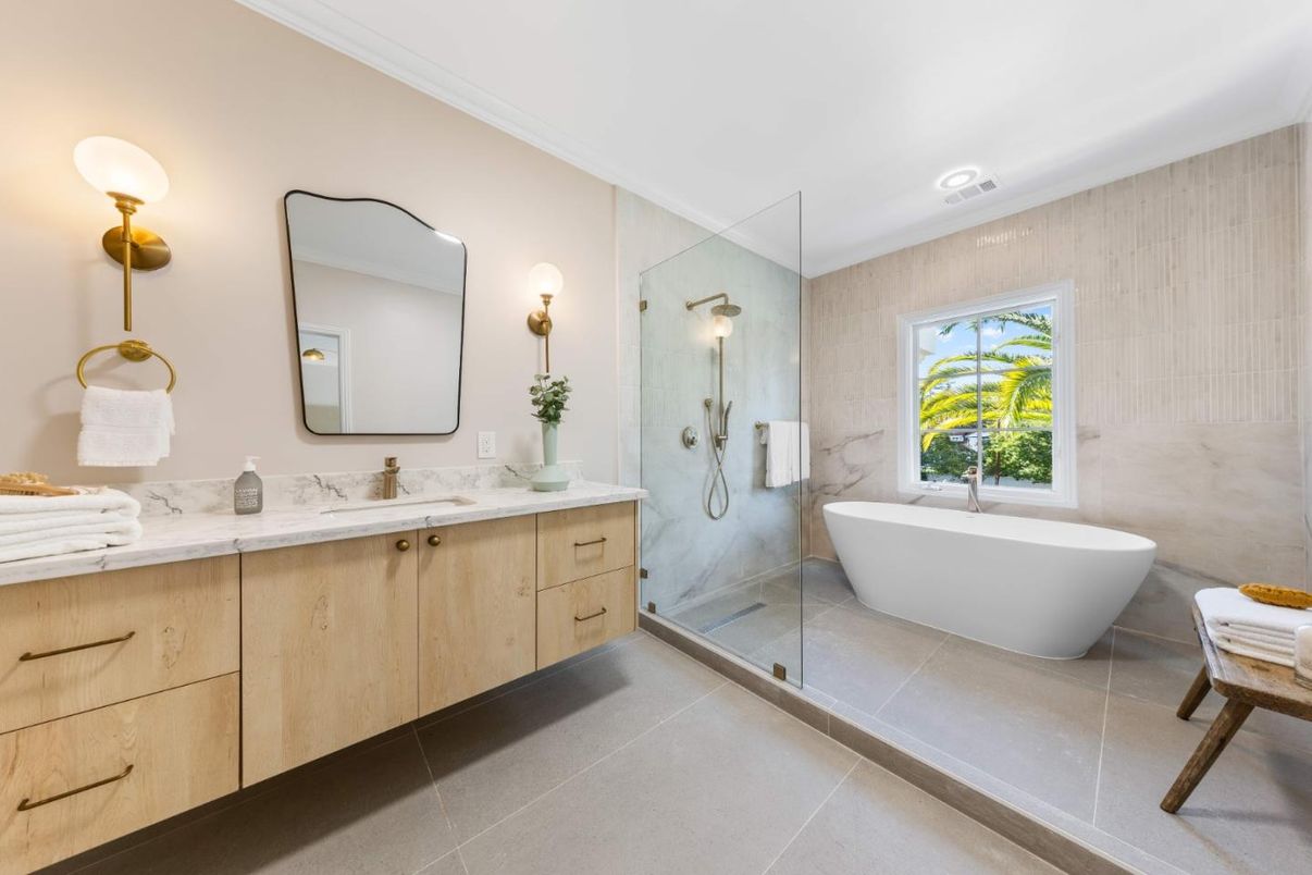 Bathroom, Dual Sink Vanities, Free Standing Baths, Glass Shower, Interior, Recessed Lighting