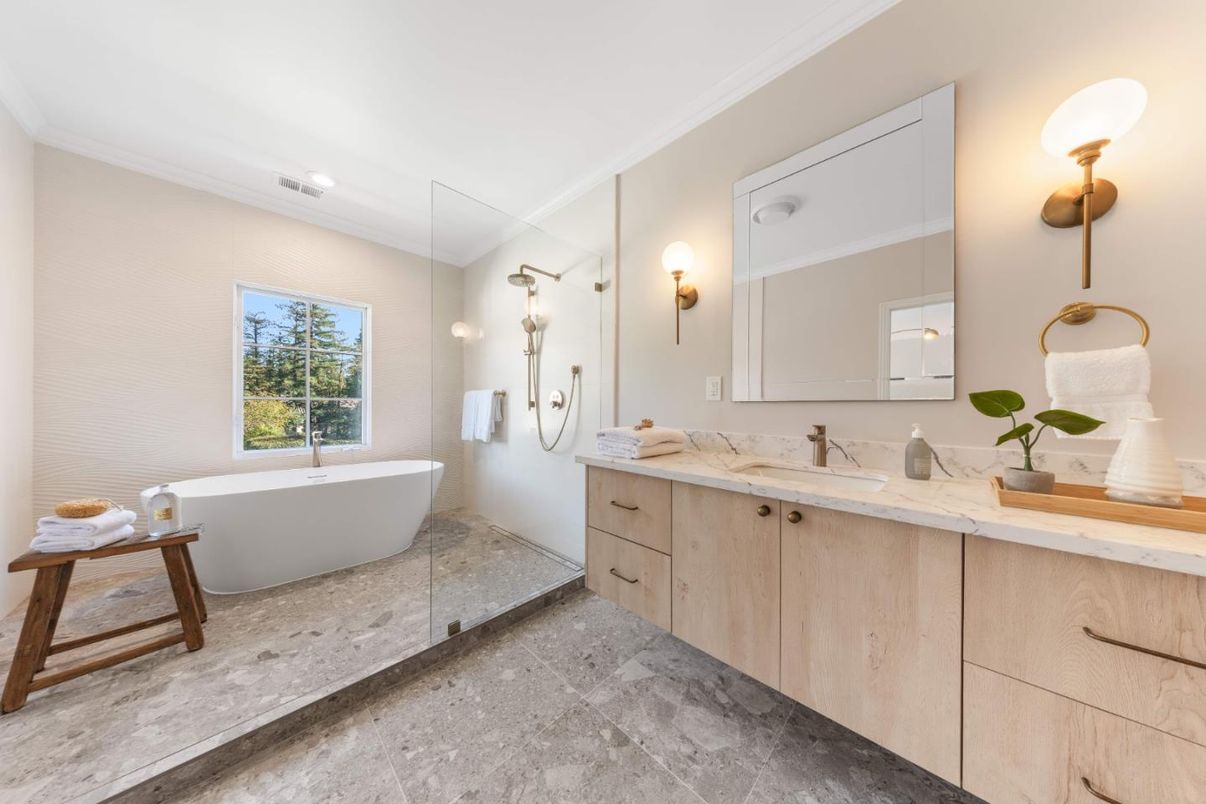 Bathroom, Dual Sink Vanities, Free Standing Baths, Interior