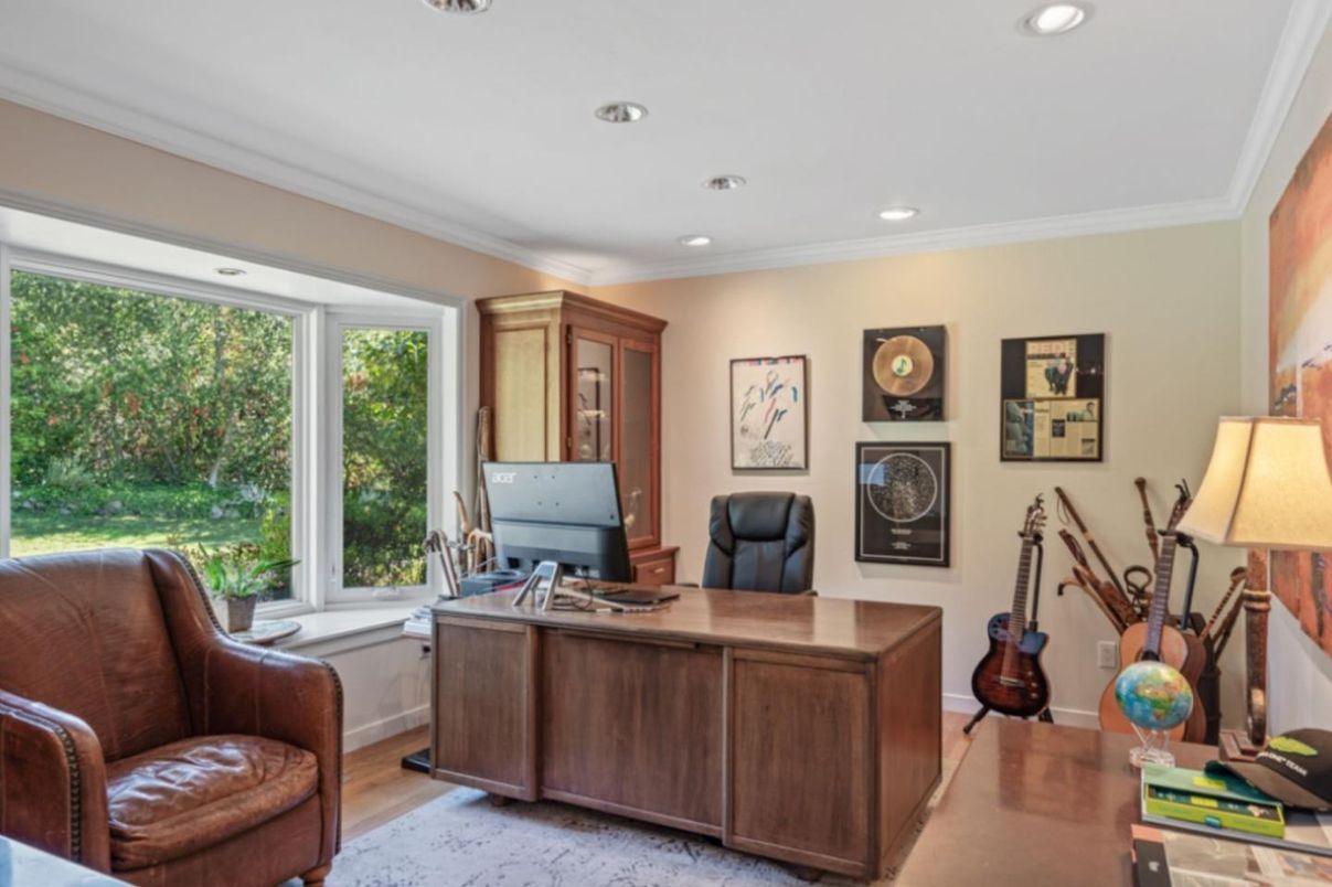 Home Office, Interior, Recessed Lighting, Wood Texture Flooring