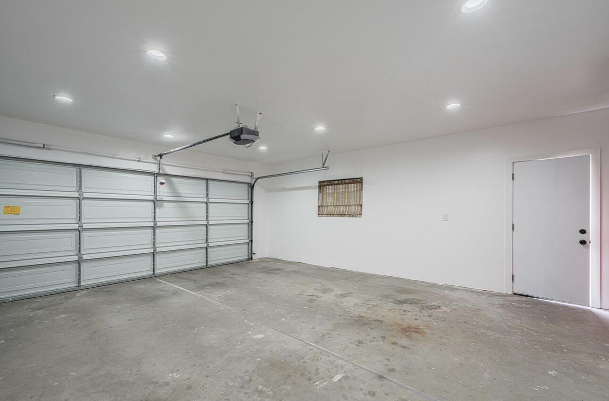 Garage, Interior, Recessed Lighting