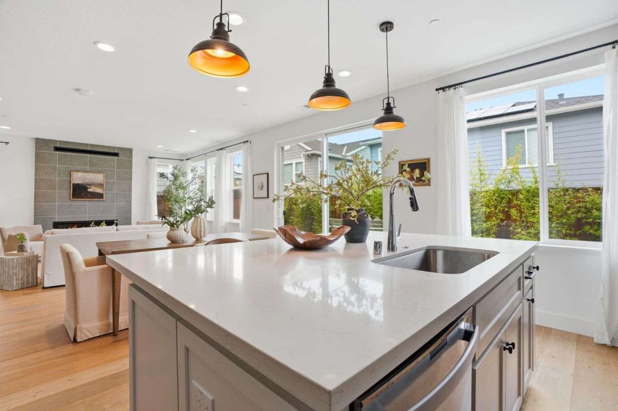 Dining room, Interior, Kitchen, Pendant Lights, Recessed Lighting, Wood Texture Flooring