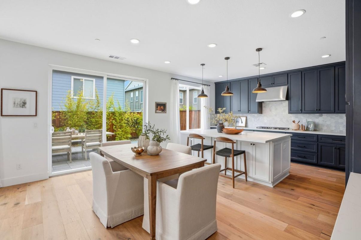Dining room, Interior, Kitchen, Pendant Lights, Recessed Lighting, Wood Texture Flooring