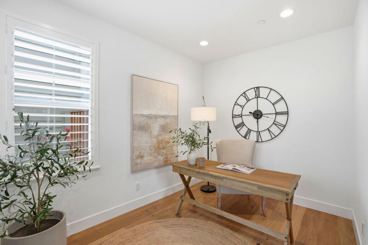 Home Office, Interior, Recessed Lighting, Wood Texture Flooring