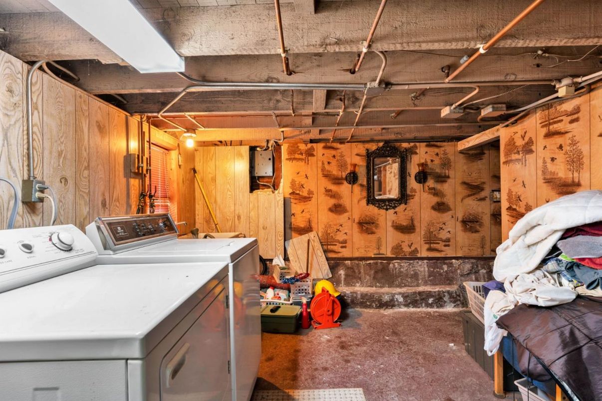 Interior, Washer, Wooden Walls