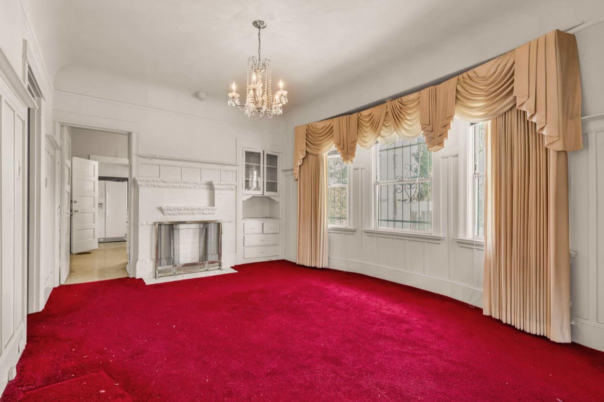 Chandelier, Empty room, Interior