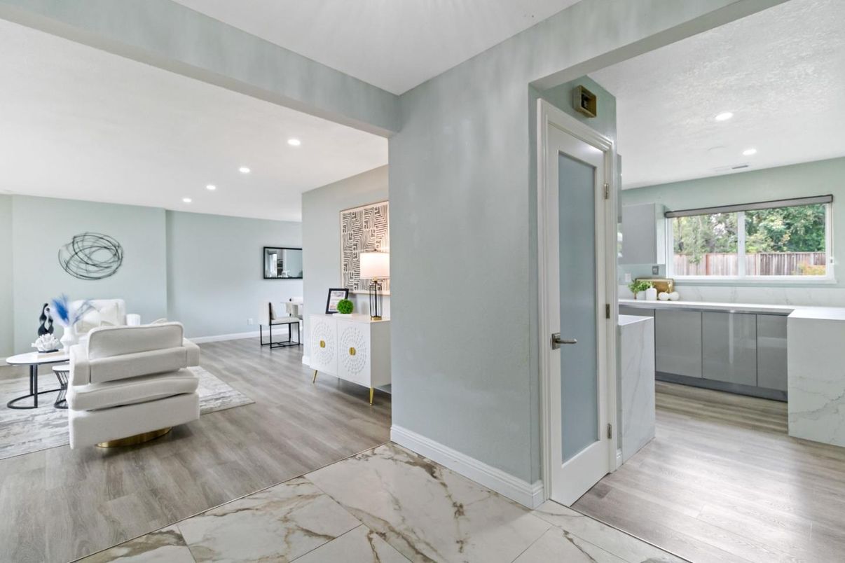 Interior, Recessed Lighting, Wood Texture Flooring