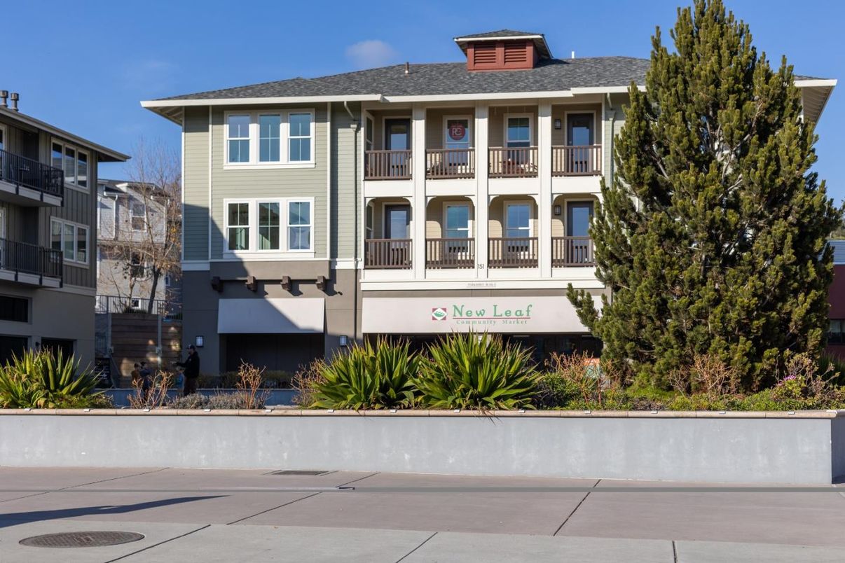 Exterior, Facade, Condo Building