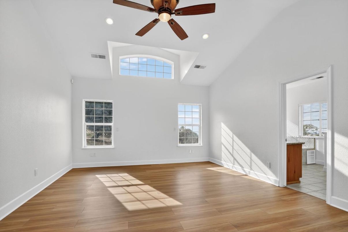 Empty room, Interior, Recessed Lighting, Wood Texture Flooring