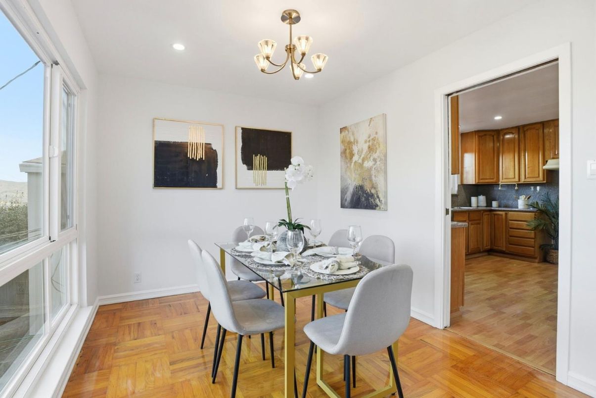 Chandelier, Dining room, Interior, Recessed Lighting, Wood Texture Flooring