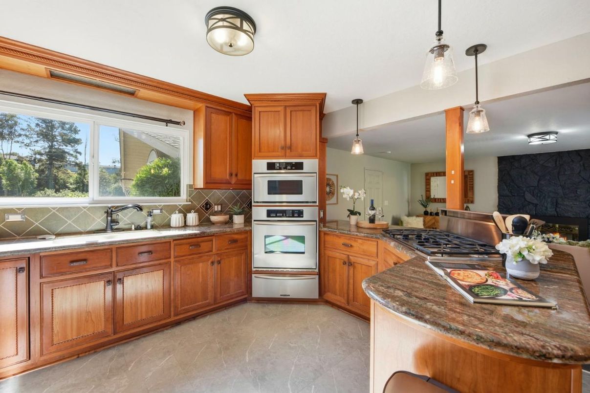 Interior, Kitchen, Pendant Lights, Stainless Steel Appliances