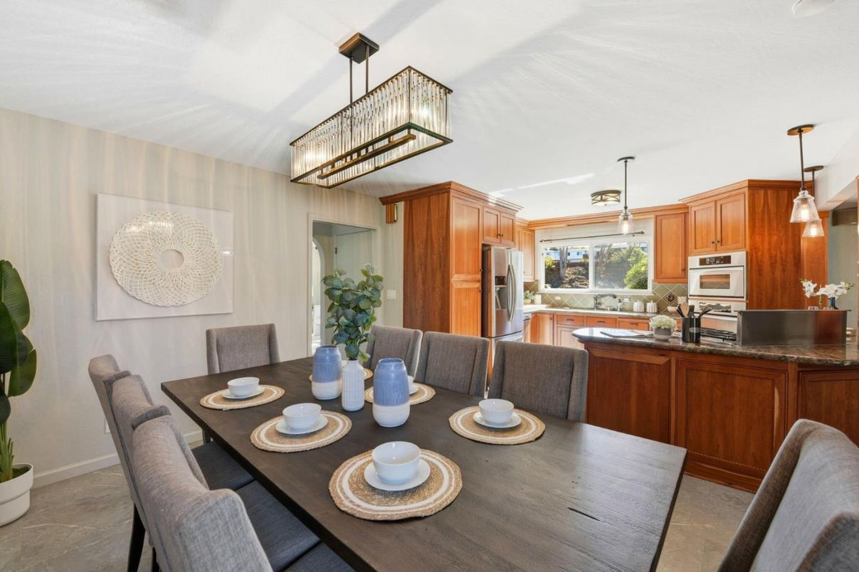 Dining room, Interior, Kitchen, Pendant Lights, Stainless Steel Appliances