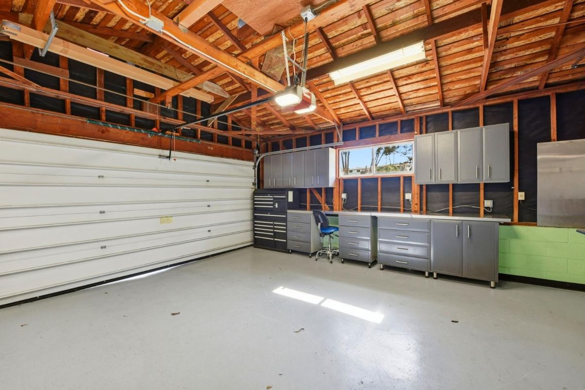 Garage, Interior, Wooden Beams, Wooden Ceilings