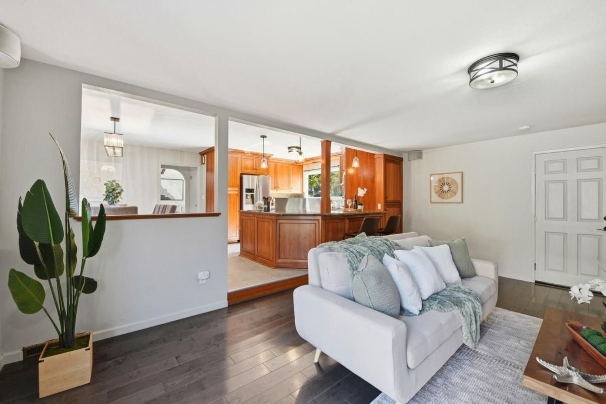 Interior, Kitchen, Living room, Pendant Lights, Wood Texture Flooring