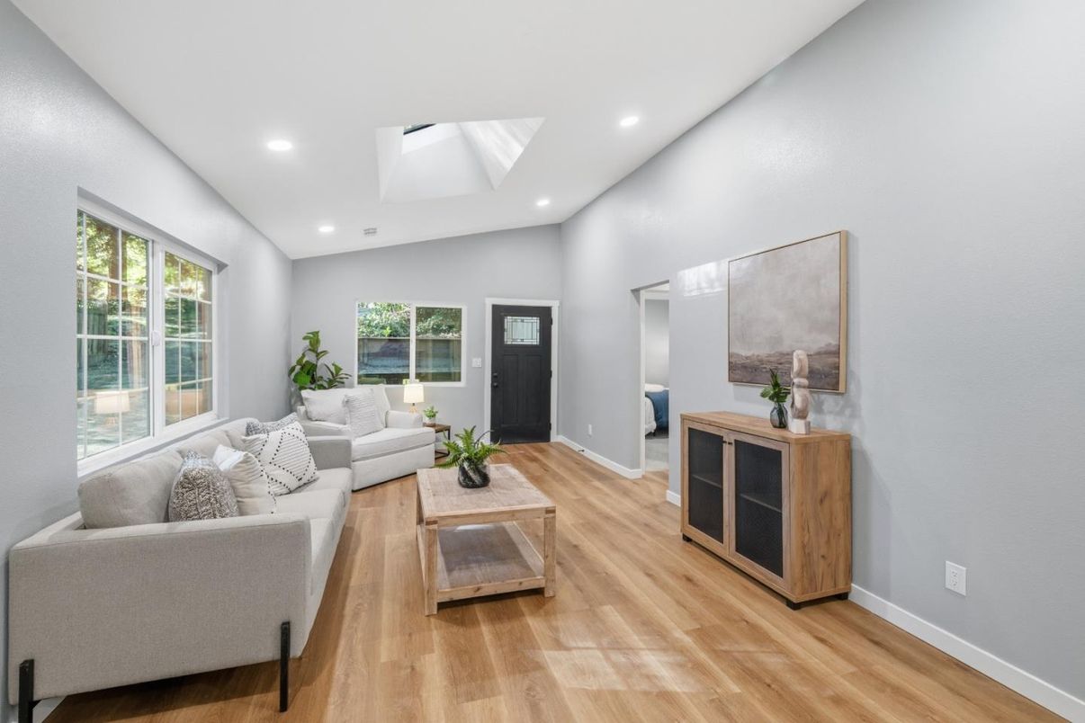 Interior, Living room, Recessed Lighting, Wood Texture Flooring