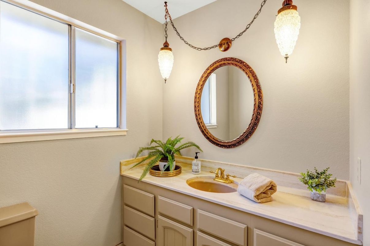 Bathroom, Interior, Pendant Lights