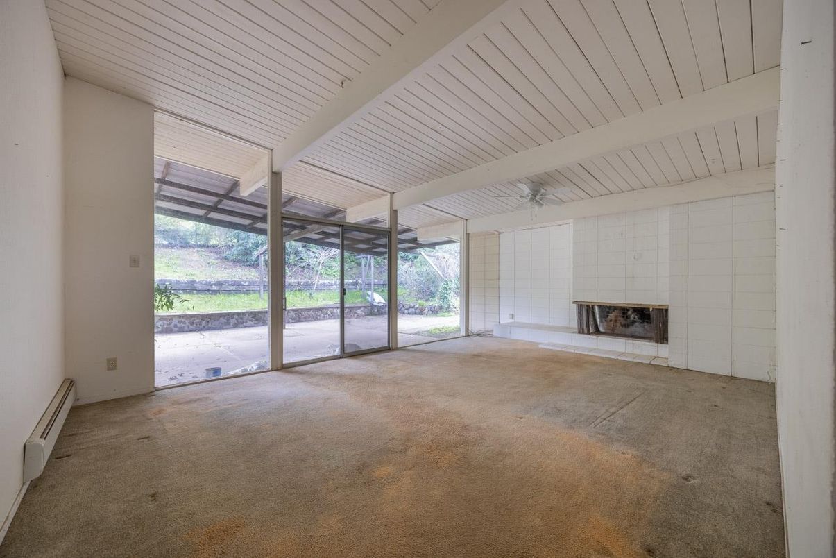 Empty room, Fireplace, Interior