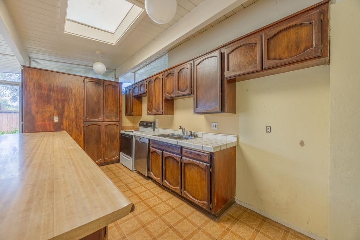 Interior, Kitchen, Tile Countertops