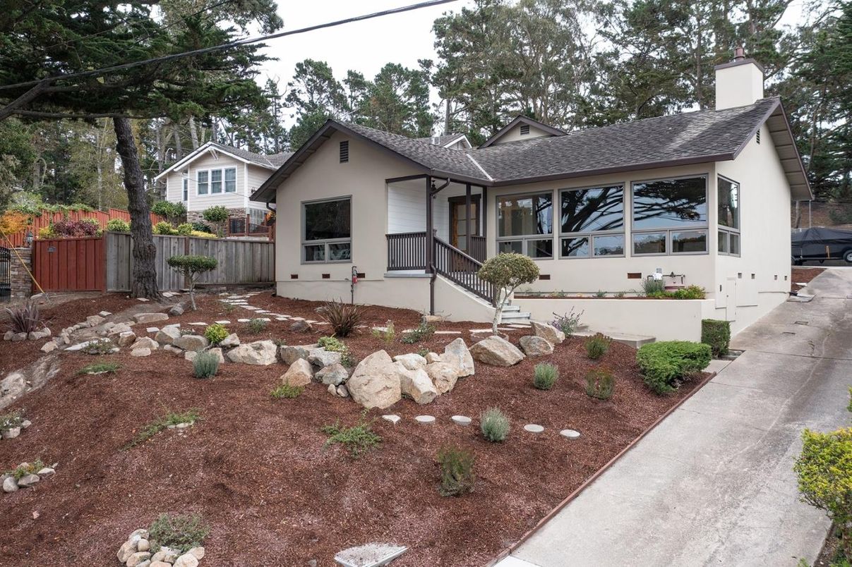 Backyard, Exterior, Facade, Ranch