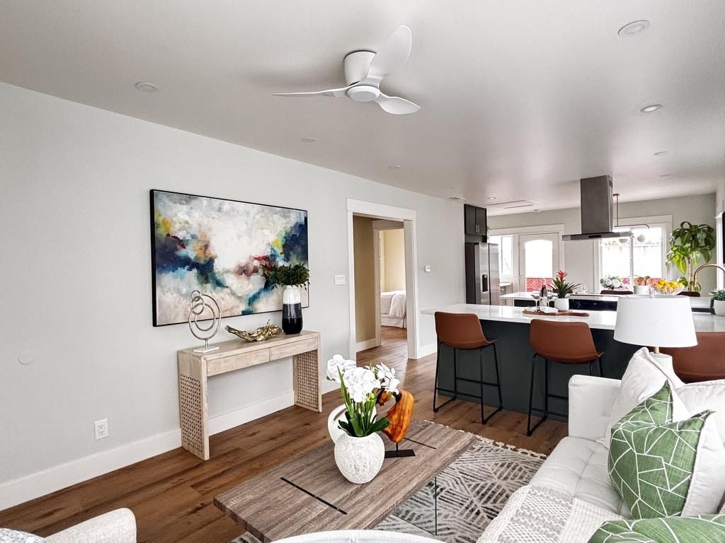 Dining room, Interior, Kitchen, Recessed Lighting, Wood Texture Flooring
