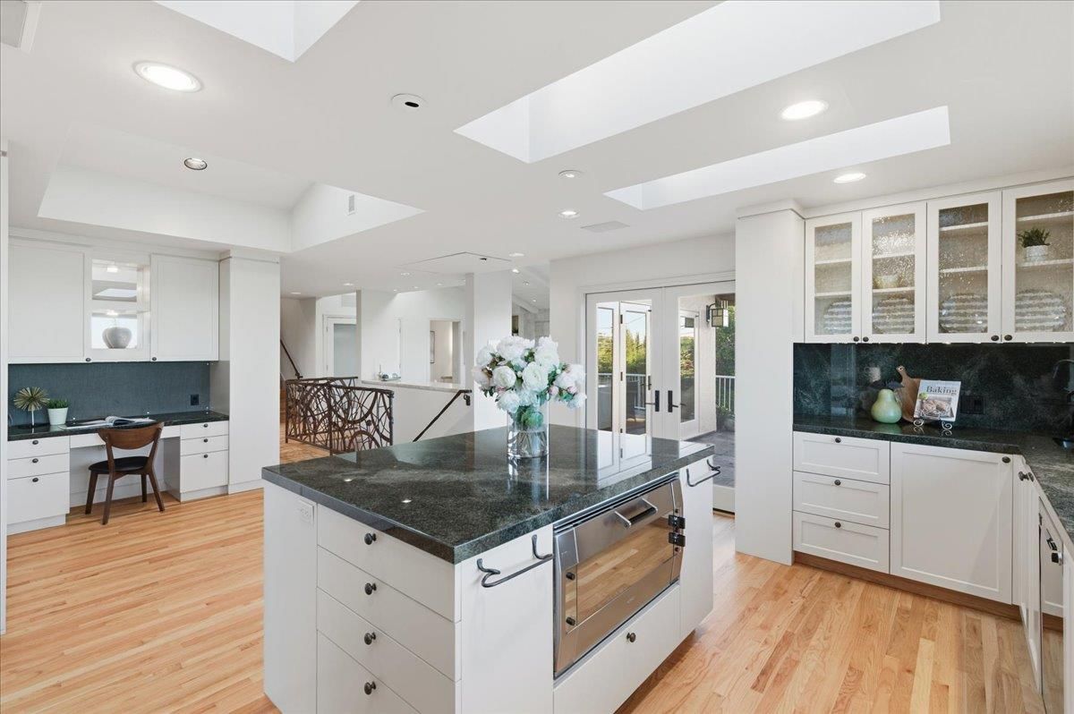 Dining room, Interior, Kitchen, Recessed Lighting, Wood Texture Flooring