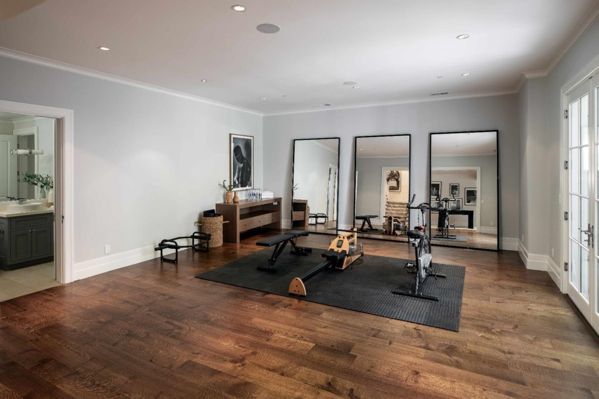 Fitness Equipment, Interior, Recessed Lighting, Wood Texture Flooring