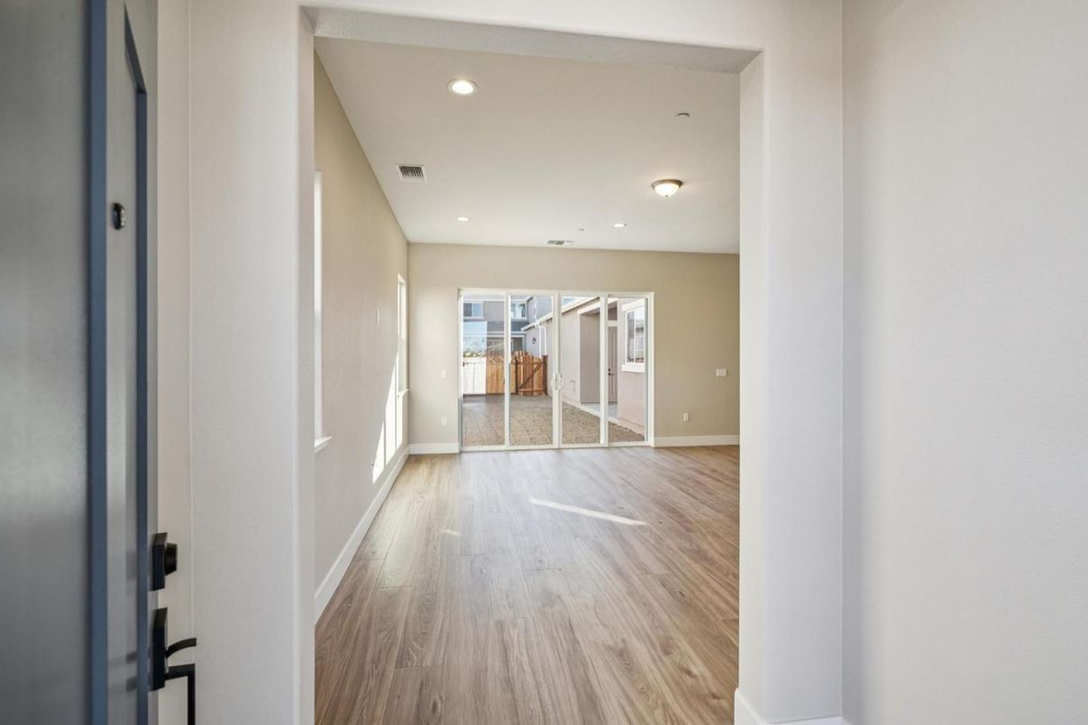 Interior, Recessed Lighting, Wood Texture Flooring