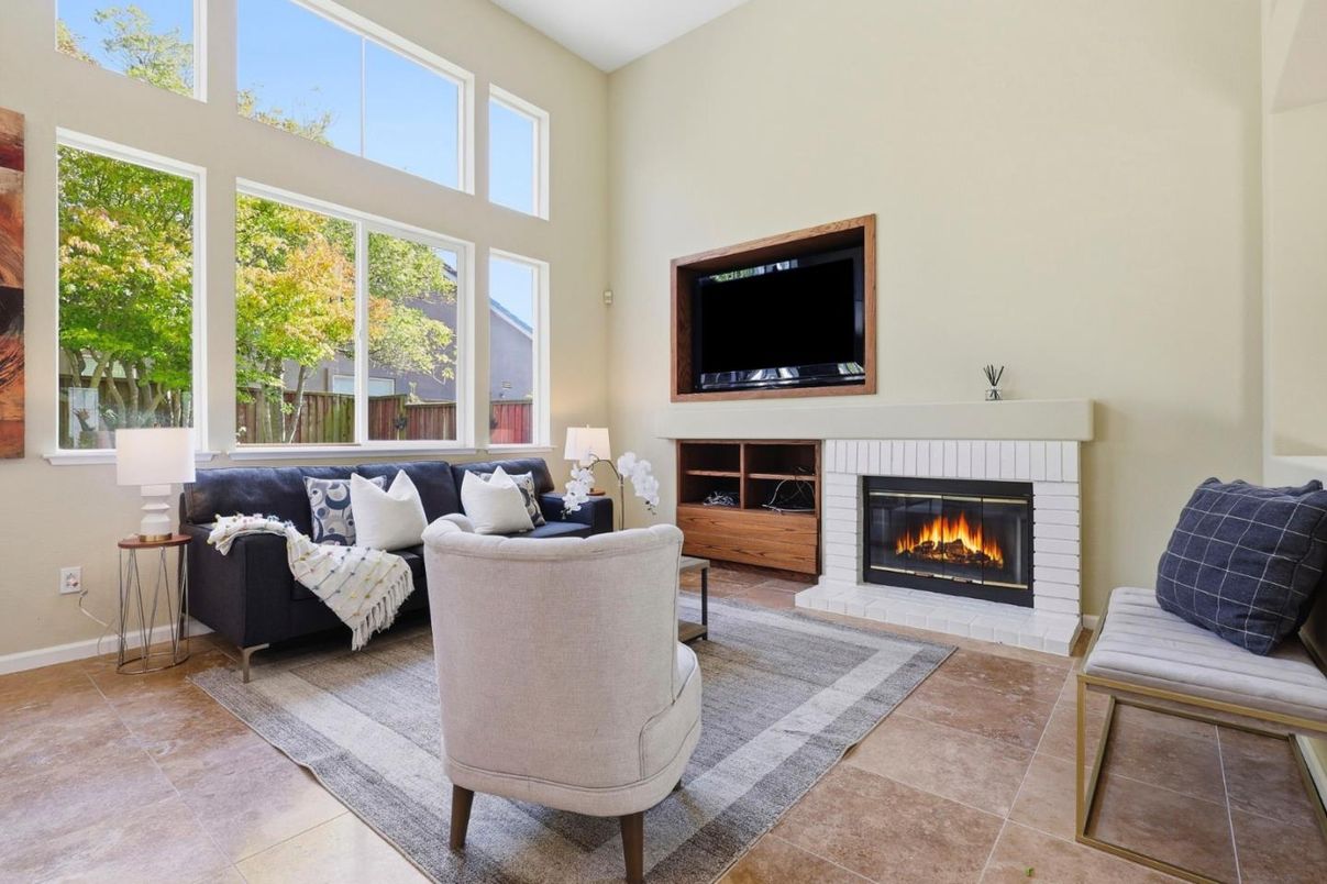 Fireplace, Interior, Living room