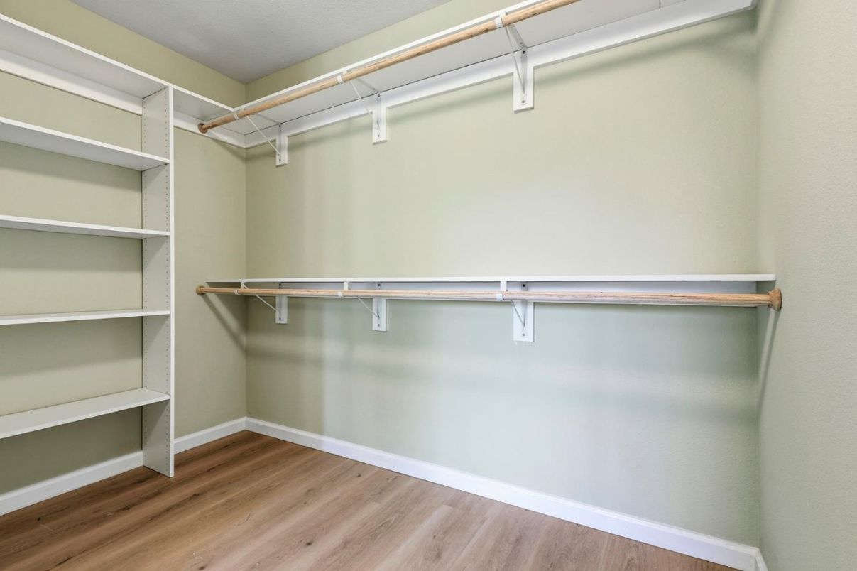 Interior, Walk-in Closets, Wood Texture Flooring