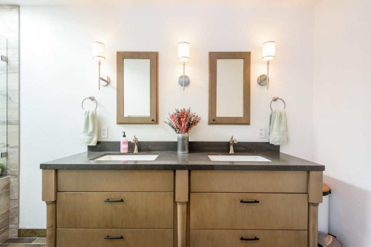 Bathroom, Dual Sink Vanities, Interior