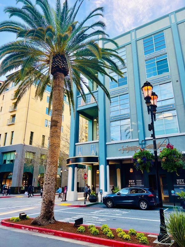 Exterior, Facade, Condo Building