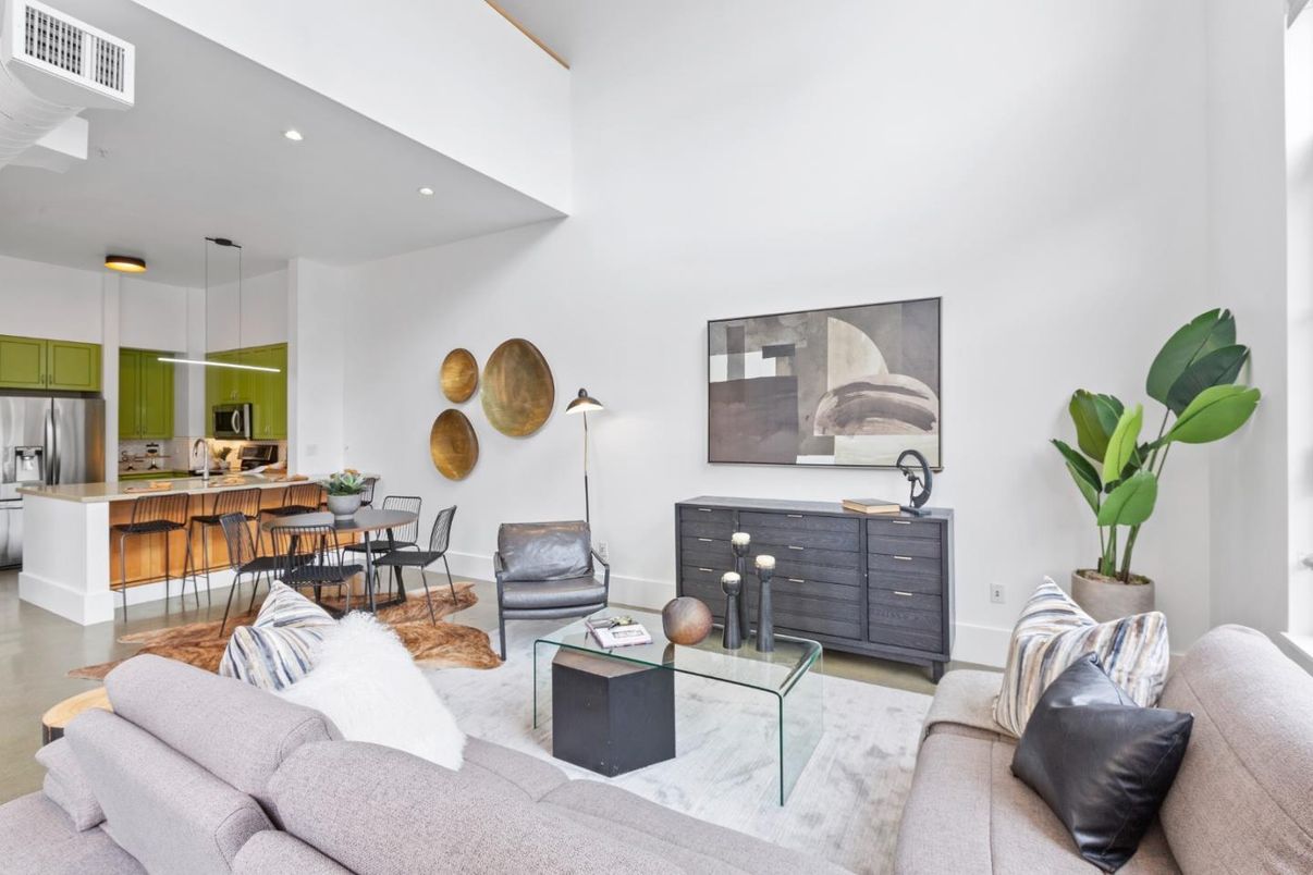 Dining room, Interior, Kitchen, Living room, Pendant Lights, Recessed Lighting, Stainless Steel Appliances