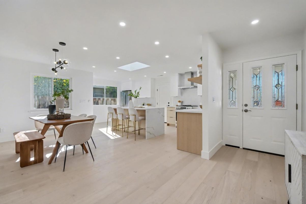 Dining room, Interior, Kitchen, Pendant Lights, Recessed Lighting, Wood Texture Flooring