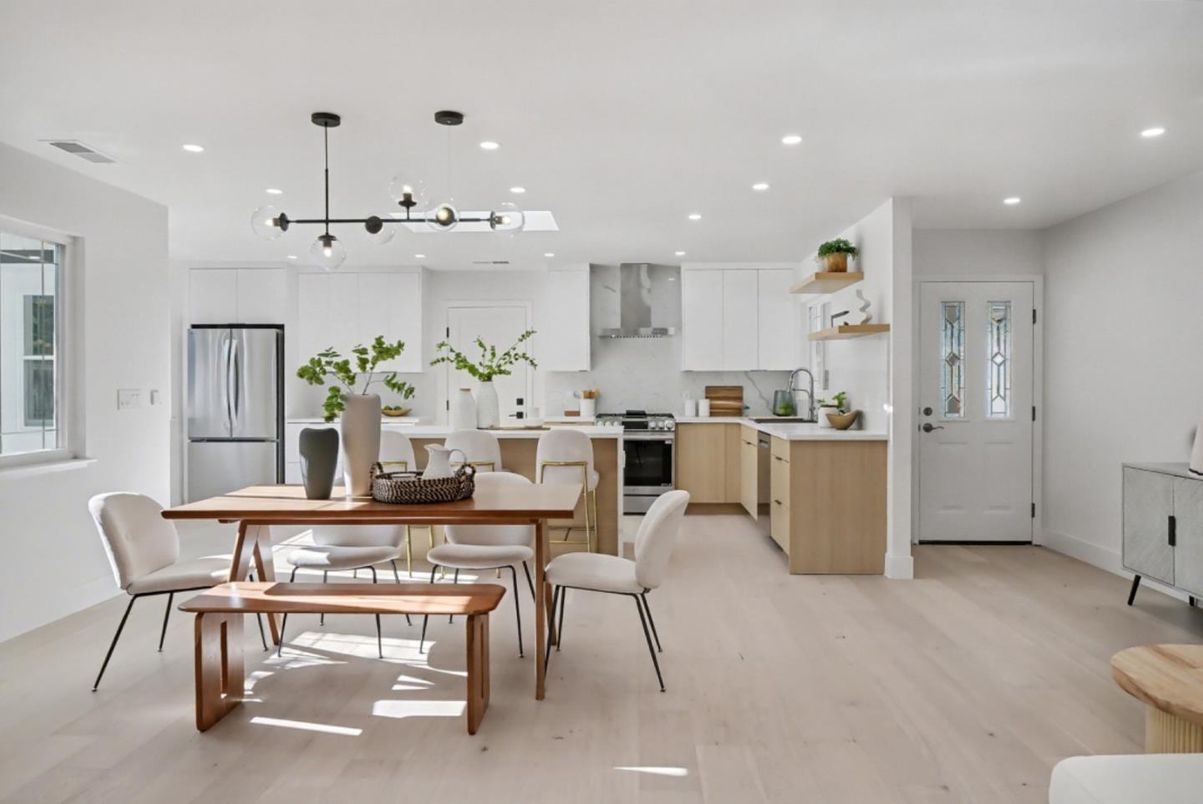 Dining room, Interior, Kitchen, Pendant Lights, Recessed Lighting, Stainless Steel Appliances, Wood Texture Flooring