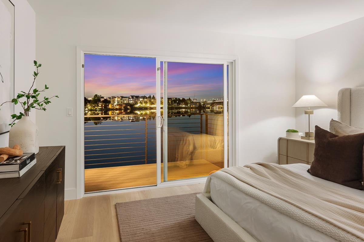 Bedroom, Interior, Water, Wood Texture Flooring