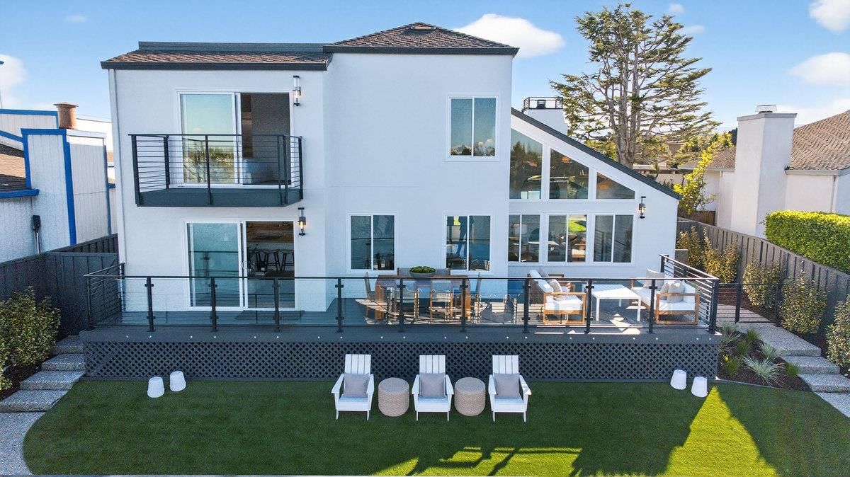 Backyard, Exterior, Facade, Modern