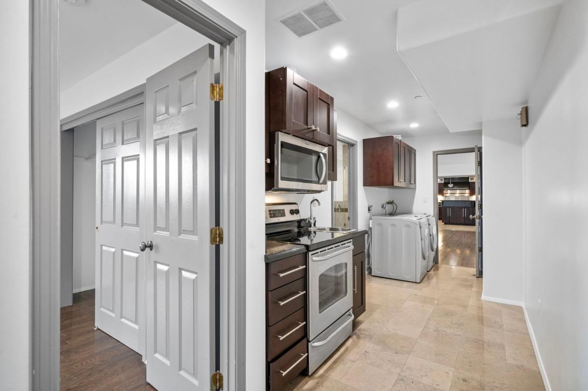 Interior, Kitchen, Recessed Lighting, Stainless Steel Appliances, Washer