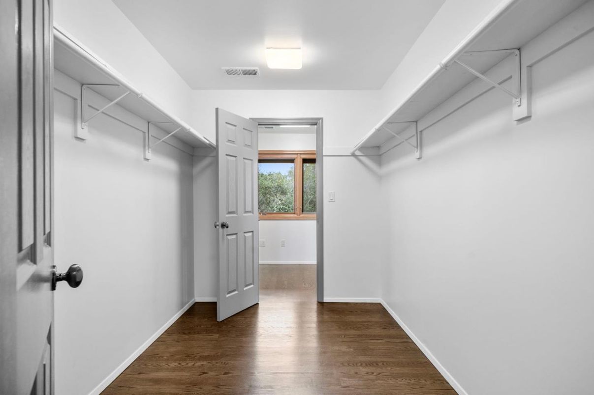 Interior, Walk-in Closets, Wood Texture Flooring