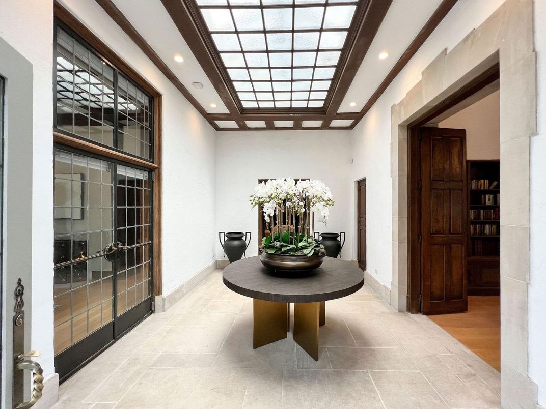 Interior, Recessed Lighting, Wood Texture Flooring