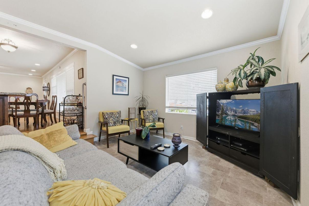 Dining room, Interior, Living room, Recessed Lighting