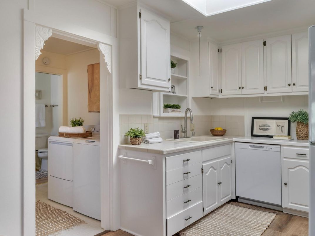 Interior, Kitchen, Washer, Wood Texture Flooring