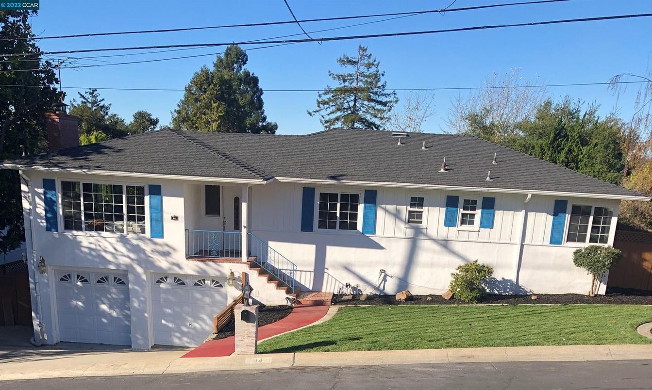 Attached, Exterior, Facade, Ranch