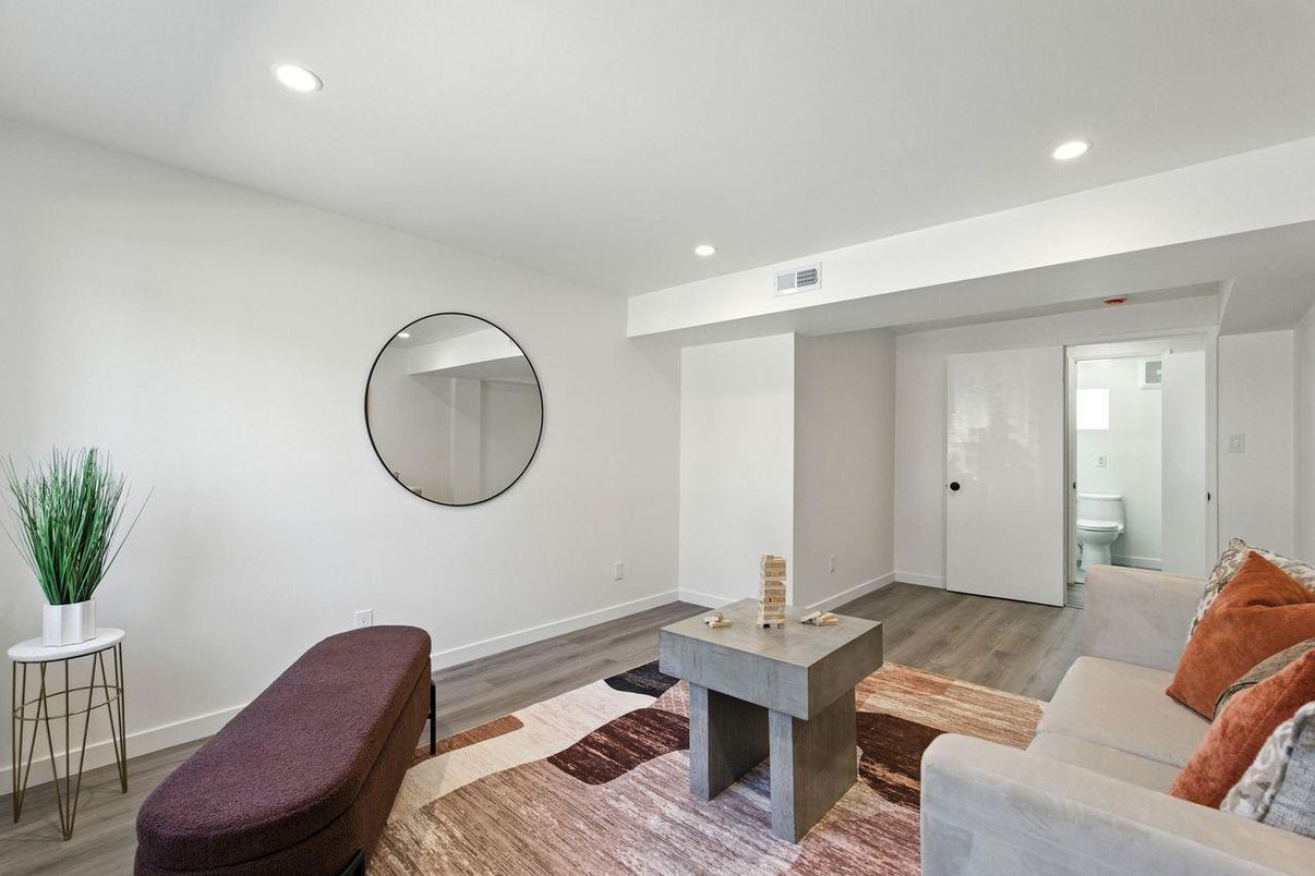 Bathroom, Interior, Living room, Recessed Lighting, Wood Texture Flooring