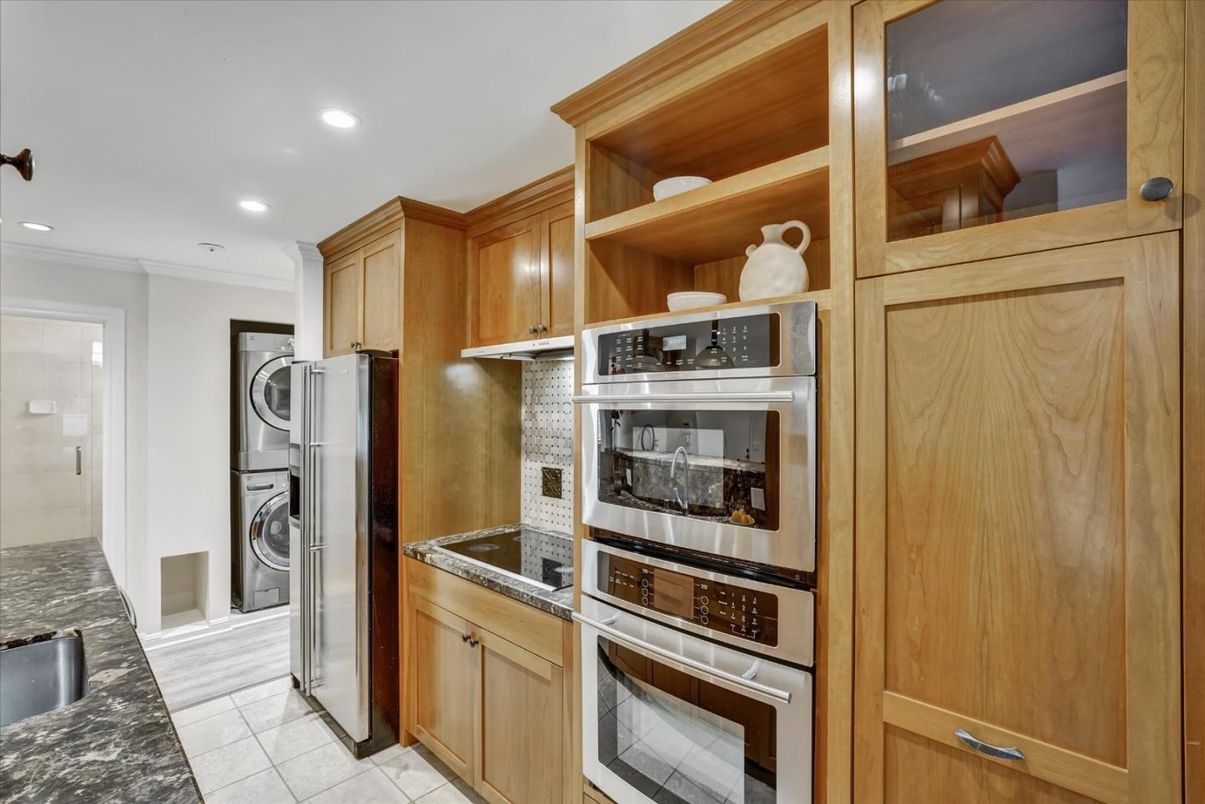 Interior, Kitchen, Recessed Lighting, Stainless Steel Appliances, Washer