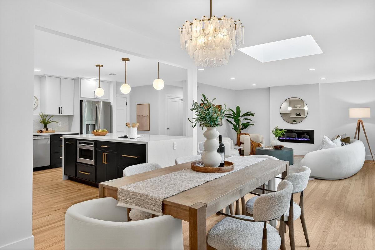 Chandelier, Dining room, Interior, Kitchen, Living room, Pendant Lights, Recessed Lighting, Wood Texture Flooring