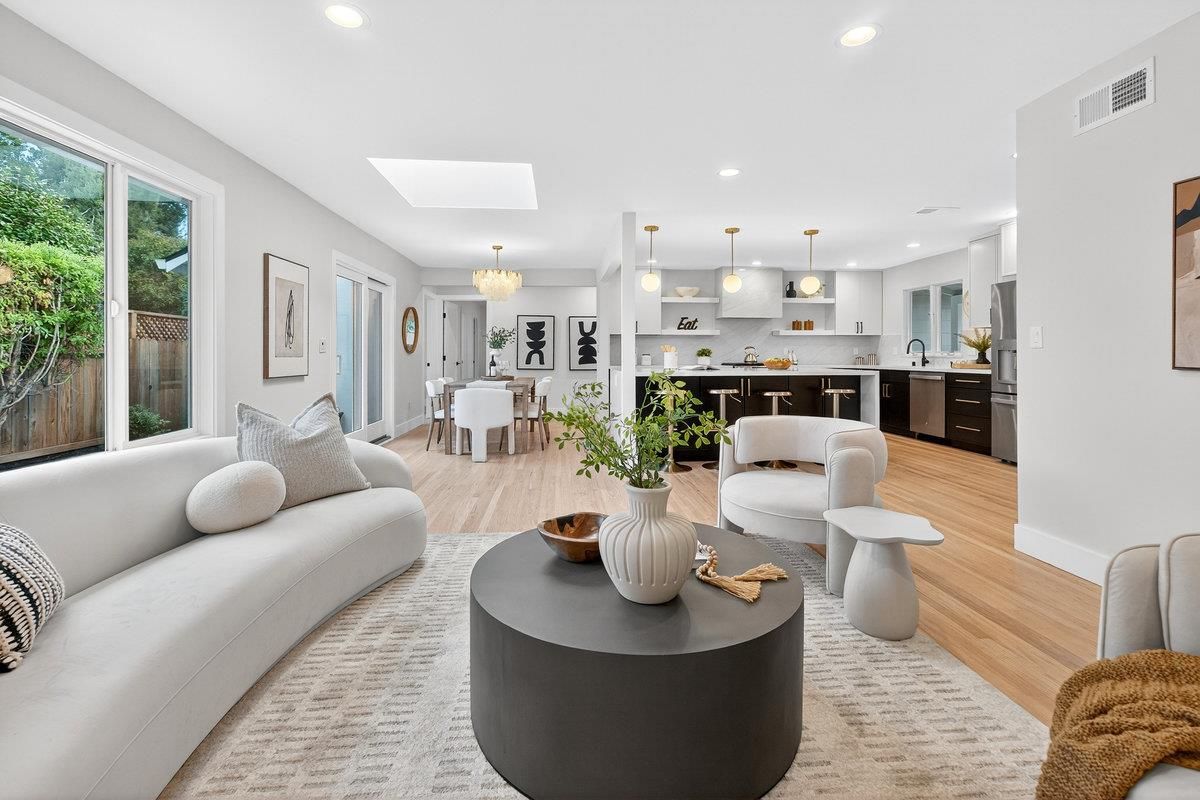 Dining room, Interior, Kitchen, Living room, Pendant Lights, Recessed Lighting, Wood Texture Flooring