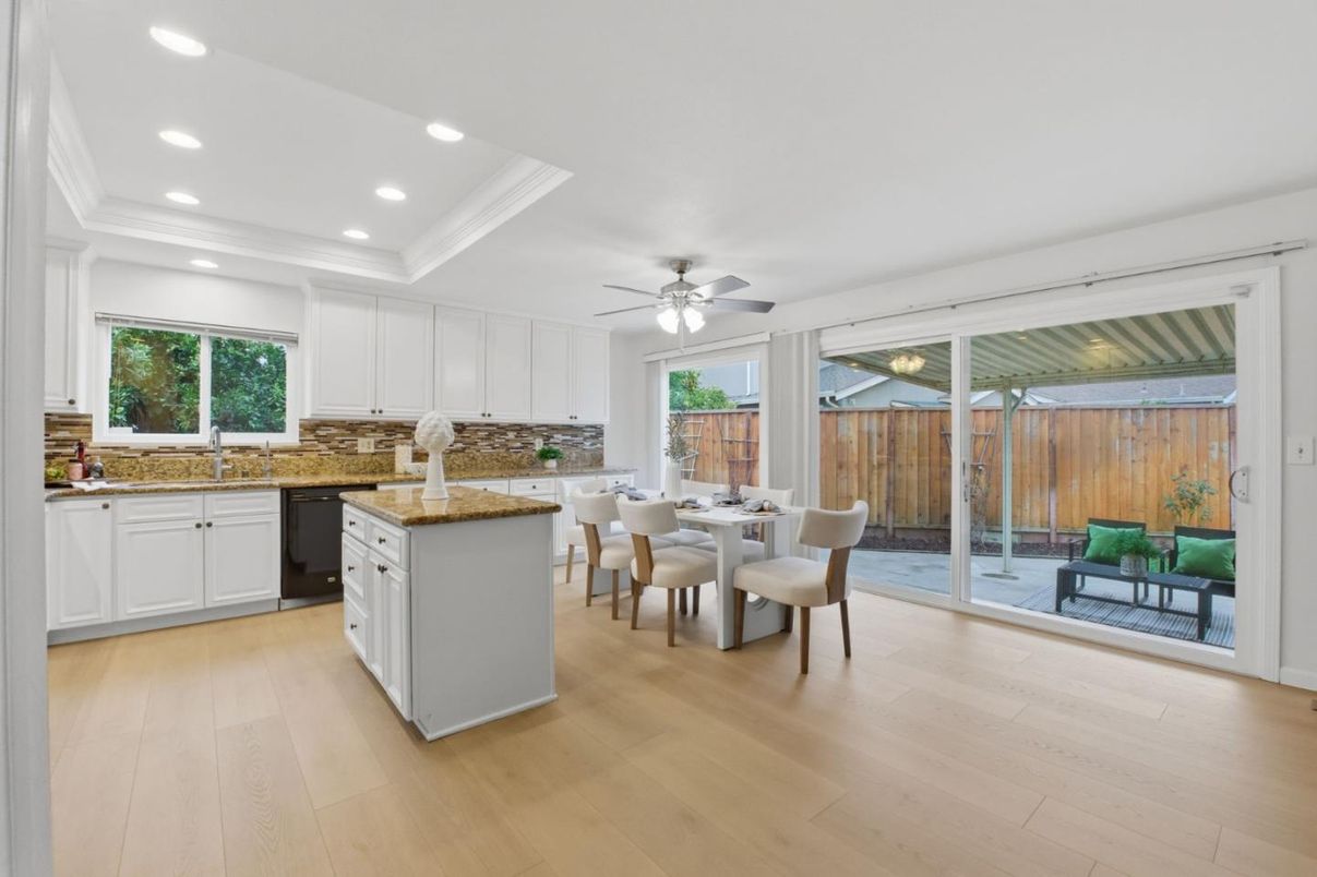 Dining room, Interior, Kitchen, Recessed Lighting, Wood Texture Flooring