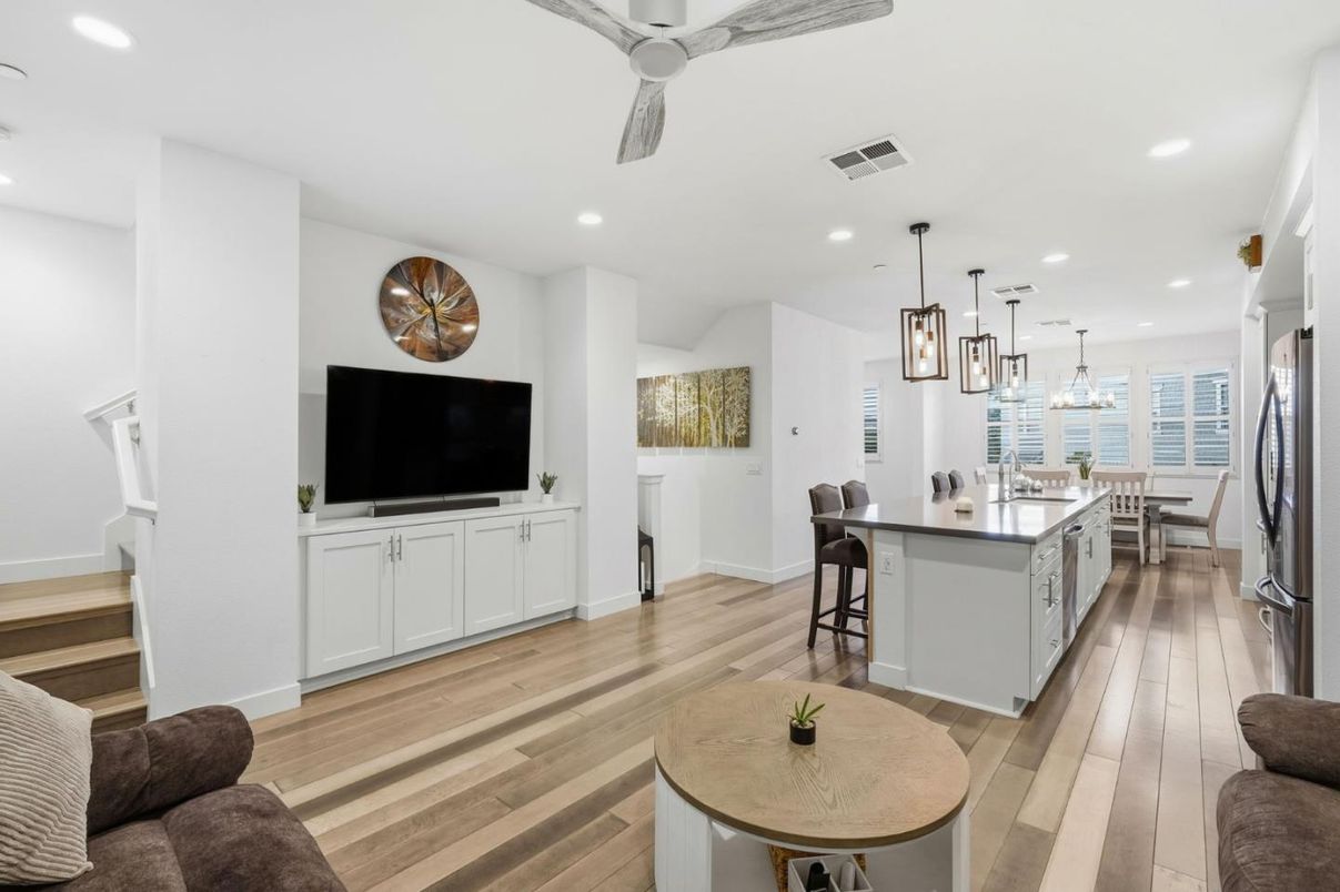 Dining room, Interior, Kitchen, Pendant Lights, Recessed Lighting, Wood Texture Flooring